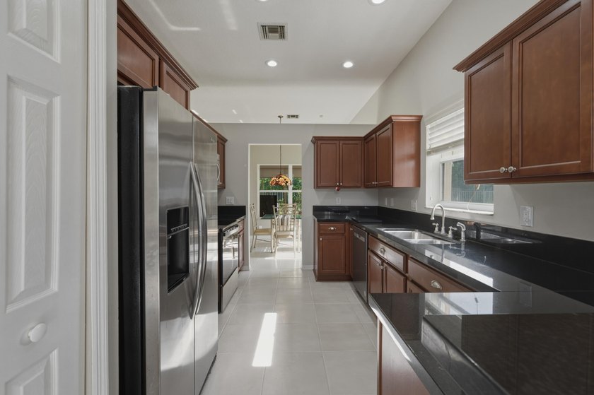 Welcome to highly sought-after La Costa in the Mission Bay - photo 11