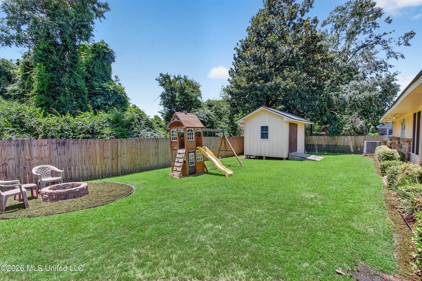 This well kept home is located close to shopping as well as golf - photo 33