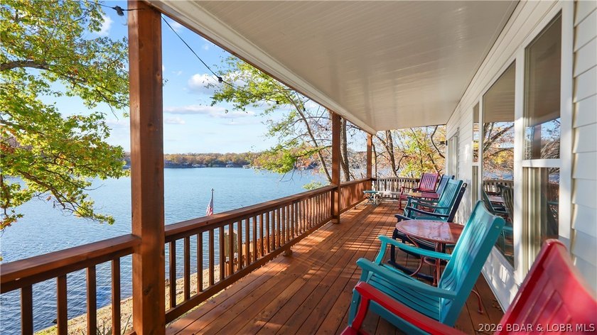 A must-see 10 Bedroom waterfront home. Check out this rare find - photo 34