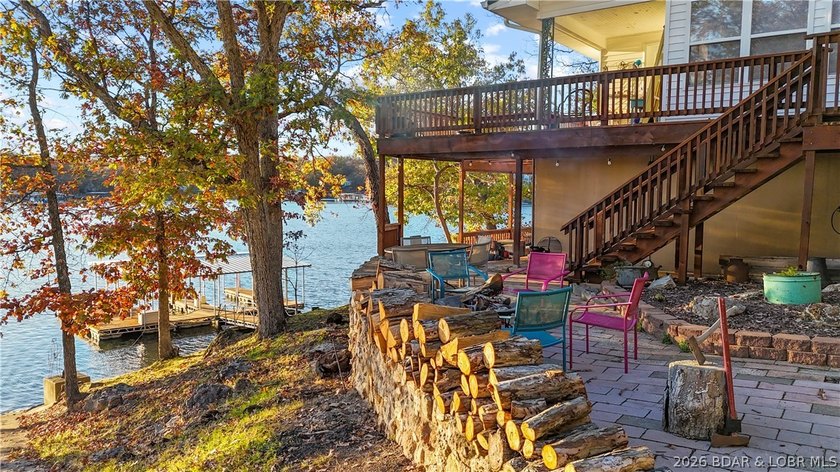 A must-see 10 Bedroom waterfront home. Check out this rare find - photo 46