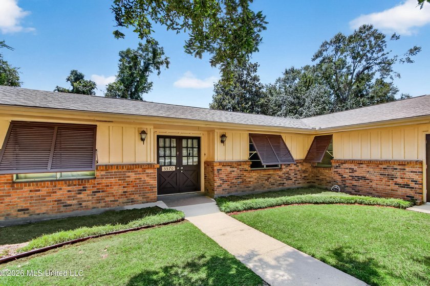 This well kept home is located close to shopping as well as golf - photo 50