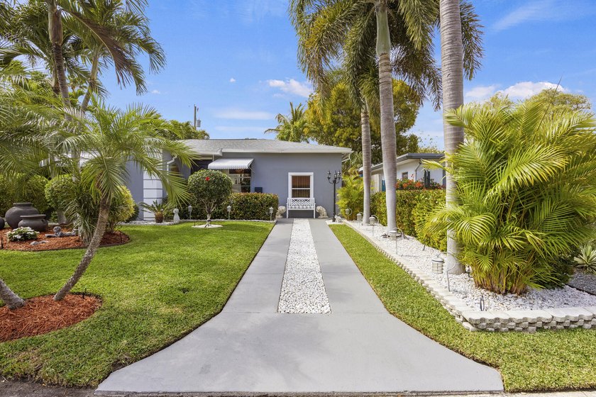 Beautiful 3BR/2BA CBS home with NO HOA-perfect as a primary - photo 9