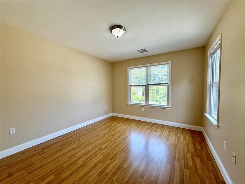 Welcome to this thoughtfully designed two bedroom, two bathroom - photo 12
