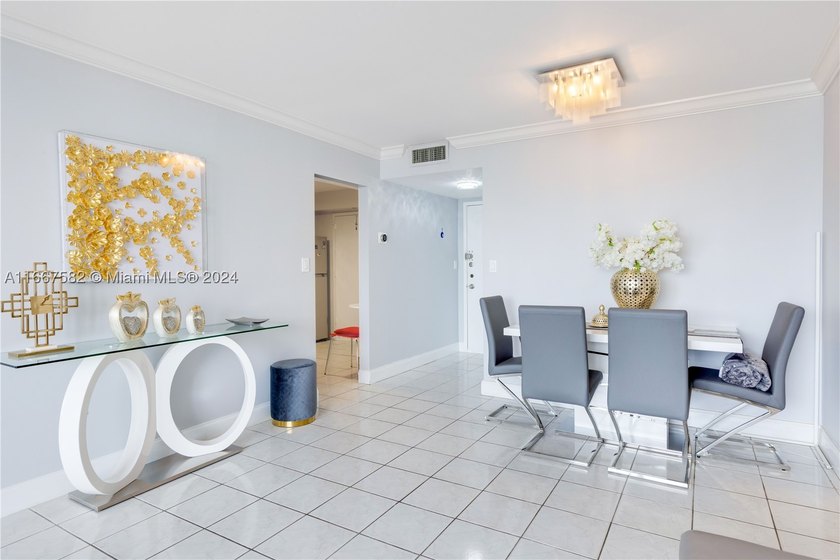 Welcome to your dream apartment in Aventura! This stunning - photo 9