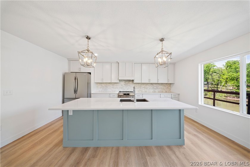 Cove location with 100 feet of lakefront, this beautifully - photo 11