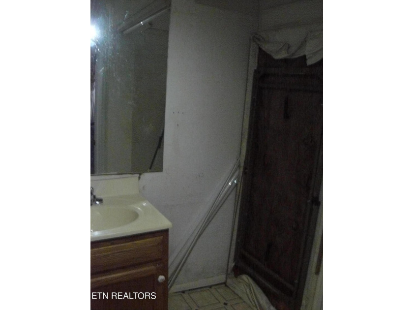 First time on the market, this building has entrance from Main - photo 22