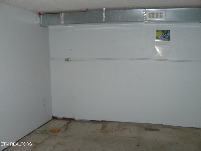 First time on the market, this building has entrance from Main - photo 28