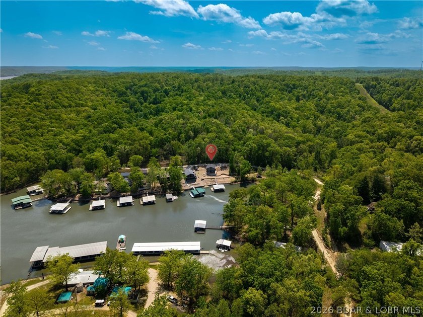 Cove location with 100 feet of lakefront, this beautifully - photo 35