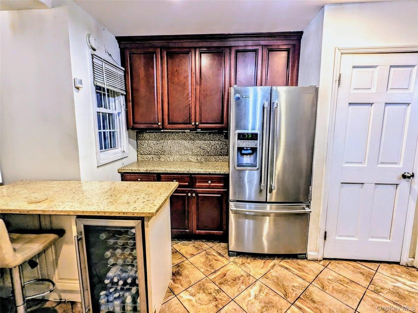 Beautifully Renovated Detached Colonial - This stunning - photo 7