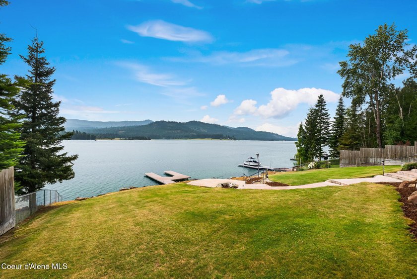 Riverfront living at 161 River Birch Rd with 110 ft of private - photo 3