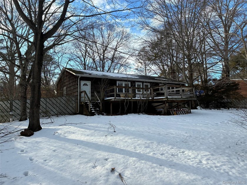 PRICED TO SELL Great starter home located just off the sunrise - photo 3