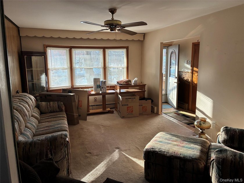 PRICED TO SELL Great starter home located just off the sunrise - photo 7