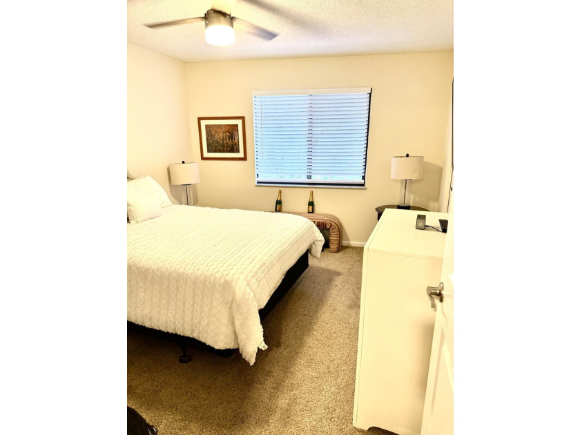 Beautifully upgraded 6th-floor condo in desirable Huntington - photo 12