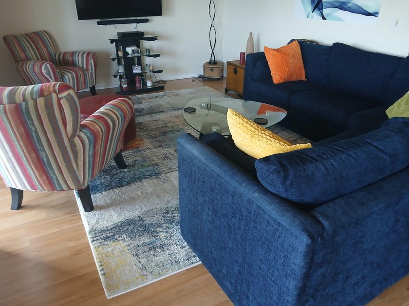 Beautifully upgraded 6th-floor condo in desirable Huntington - photo 21