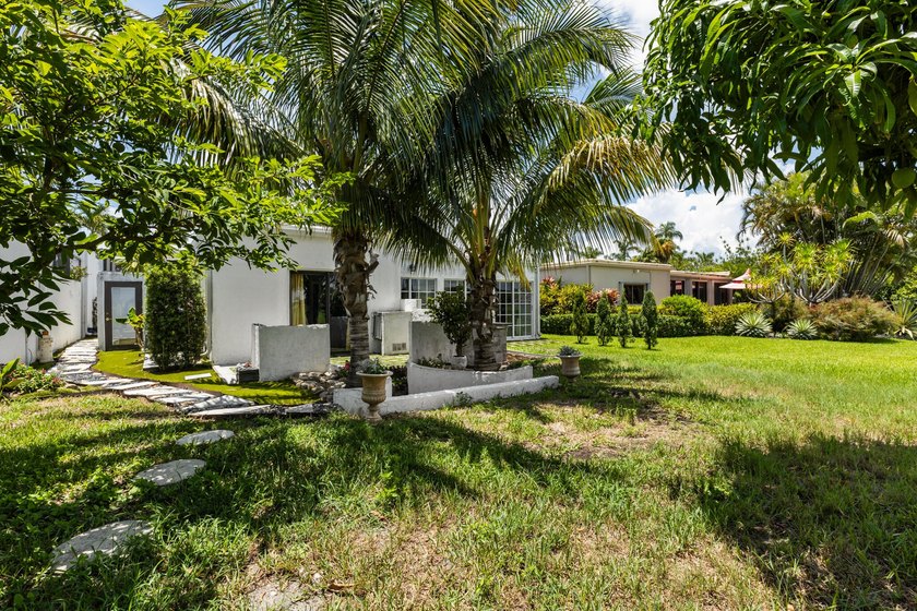 Must see this outstanding home in the renowned Fountains CC - photo 49