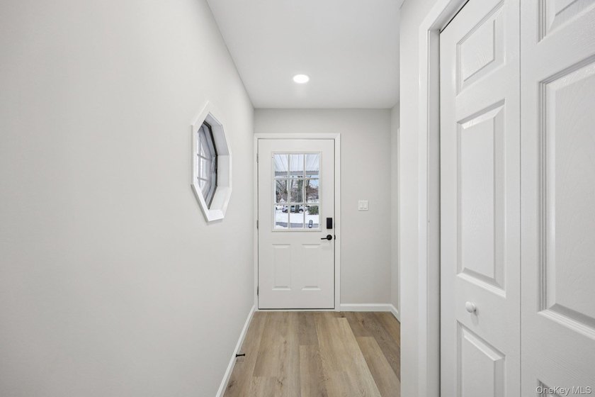 Beautifully Renovated Ranch in the Desirable Leisure Knoll - photo 5