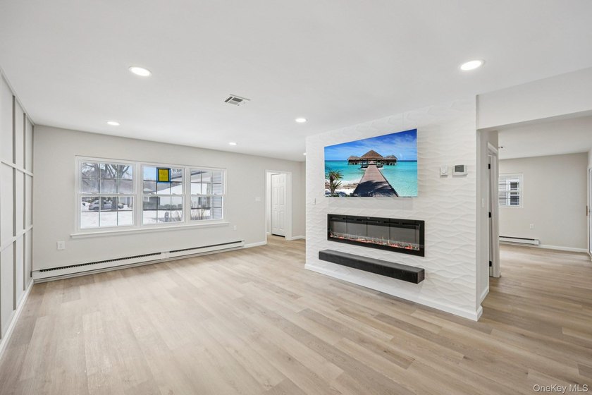 Beautifully Renovated Ranch in the Desirable Leisure Knoll - photo 8