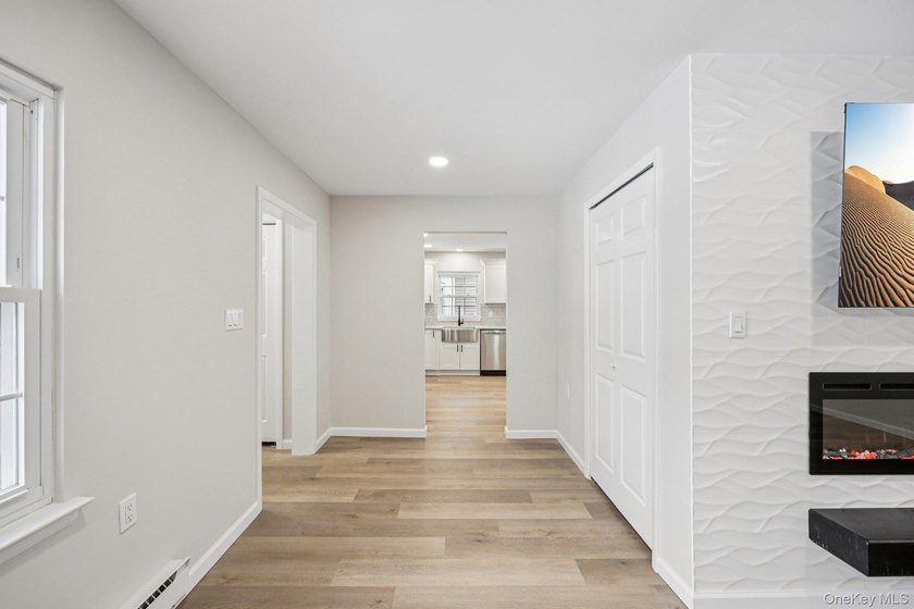 Beautifully Renovated Ranch in the Desirable Leisure Knoll - photo 9