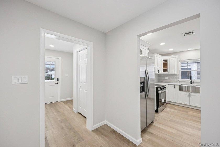 Beautifully Renovated Ranch in the Desirable Leisure Knoll - photo 10