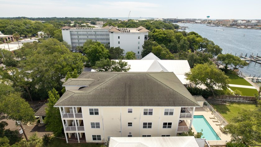 Welcome to an exceptional waterfront residence in the heart of - photo 45