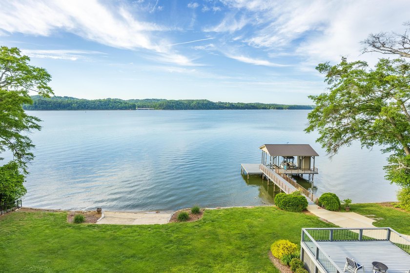 Established on the deep, glistening waters of Chickamauga Lake - photo 33