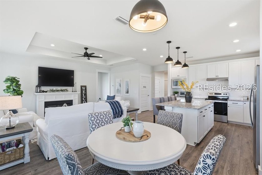 Welcome to this beautifully appointed 2-bedroom, 2-bath plus den - photo 18