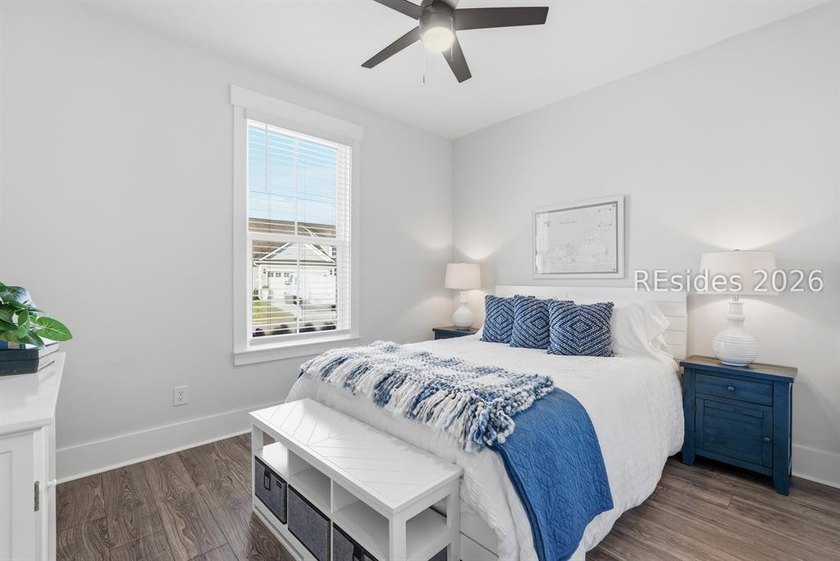Welcome to this beautifully appointed 2-bedroom, 2-bath plus den - photo 20