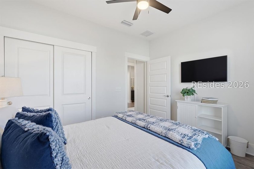 Welcome to this beautifully appointed 2-bedroom, 2-bath plus den - photo 21