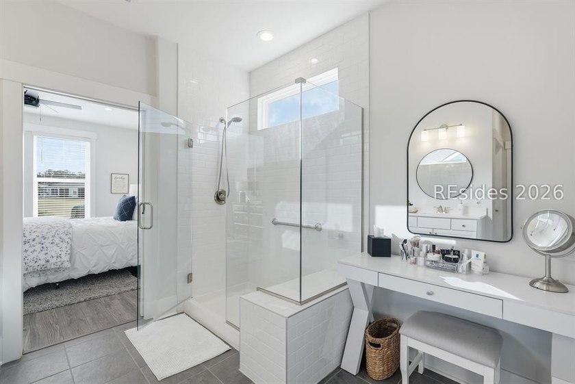 Welcome to this beautifully appointed 2-bedroom, 2-bath plus den - photo 27