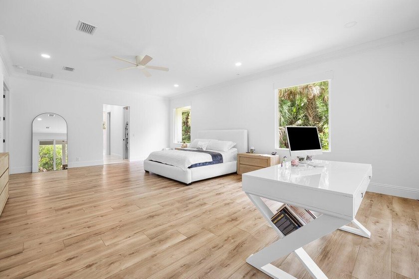 Experience the perfect blend of luxury, privacy, and modern - photo 17