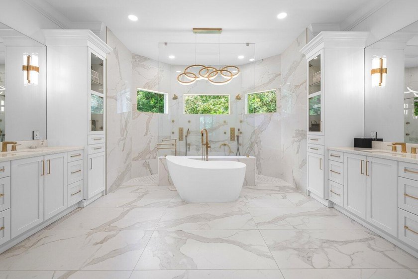 Experience the perfect blend of luxury, privacy, and modern - photo 21