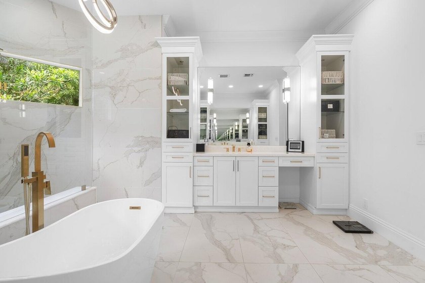 Experience the perfect blend of luxury, privacy, and modern - photo 22