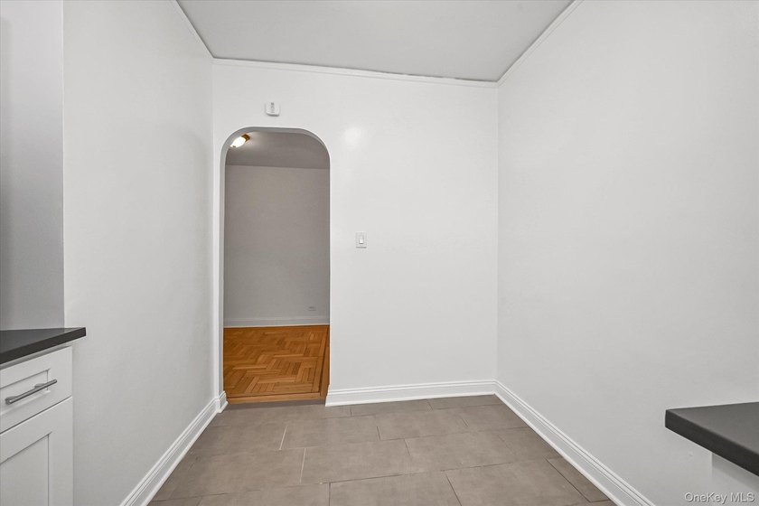 Welcome to 2685 Creston Avenue, Unit 4A - a beautifully updated - photo 14