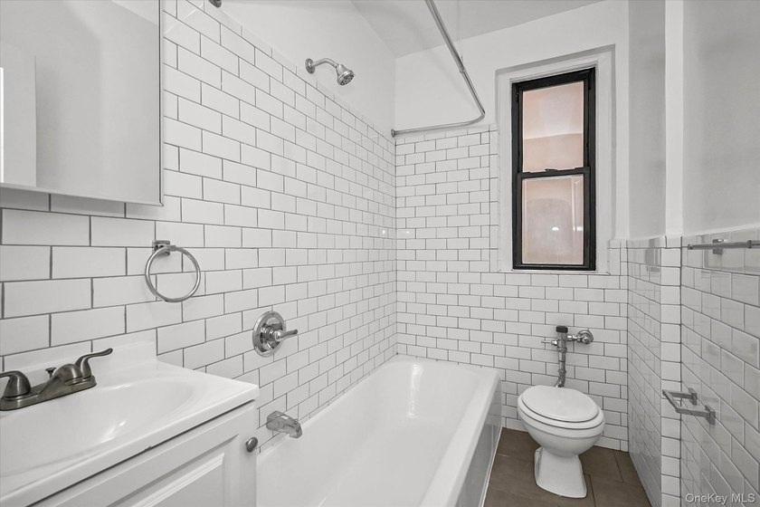 Welcome to 2685 Creston Avenue, Unit 4A - a beautifully updated - photo 18