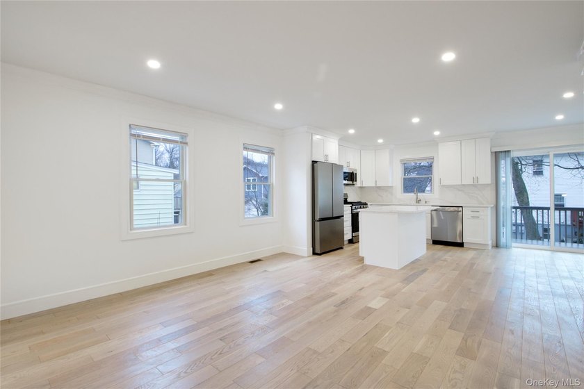 Lovely 2 family new construction almost completed. Truly a - photo 7