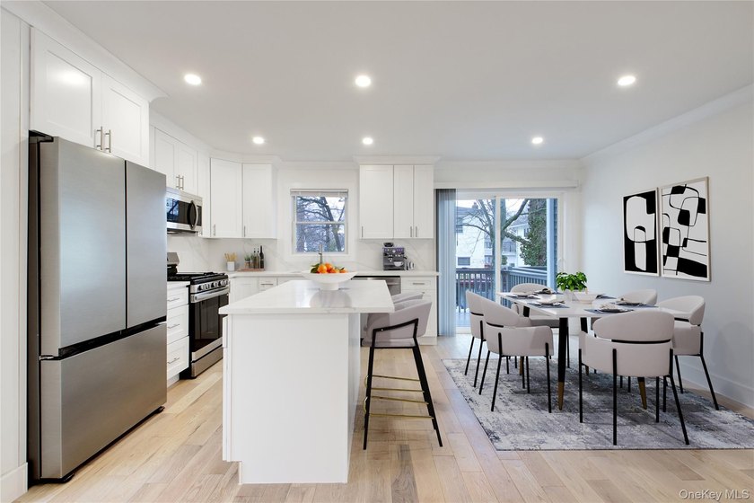 Lovely 2 family new construction almost completed. Truly a - photo 10
