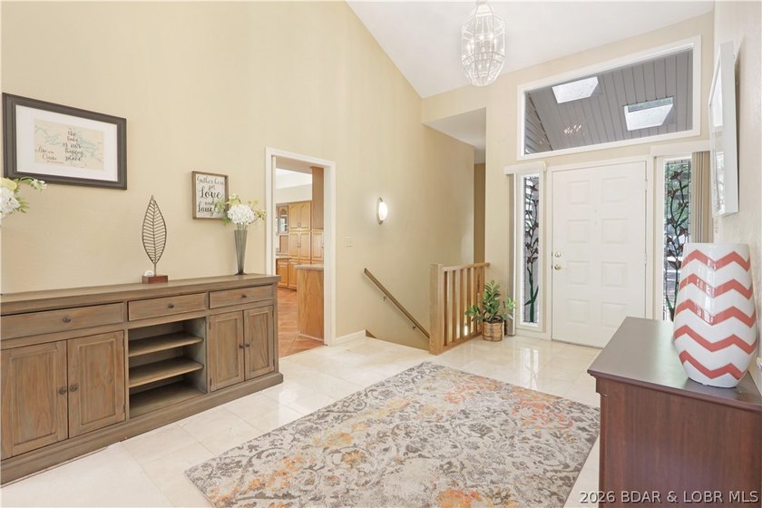 Welcome to 55 Point Hickory Ct. in beautiful Four Seasons, MO! - photo 12