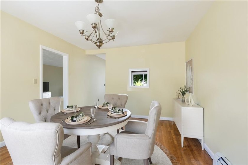 Welcome to 278 Green End Avenue, a well-maintained single-level - photo 12