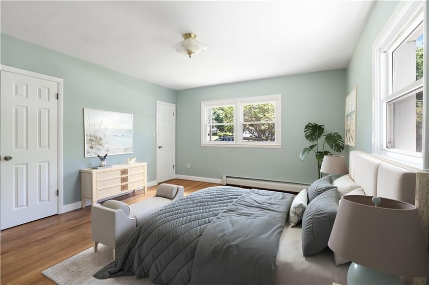 Welcome to 278 Green End Avenue, a well-maintained single-level - photo 16