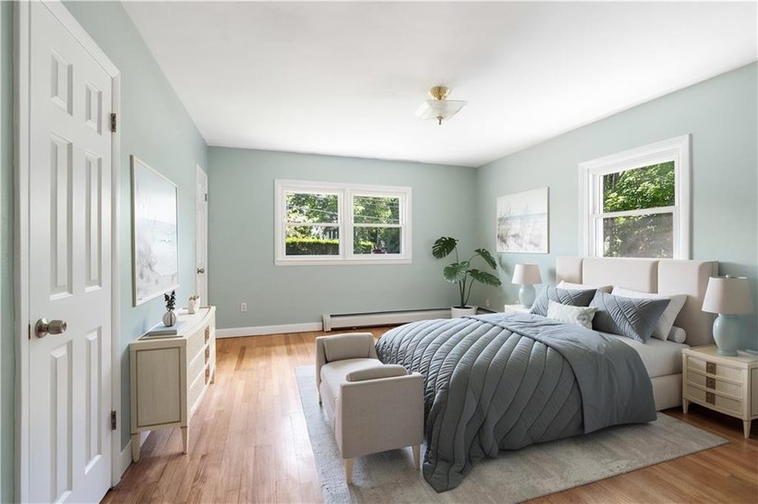 Welcome to 278 Green End Avenue, a well-maintained single-level - photo 18