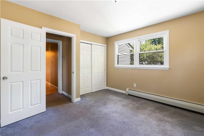 Welcome to 278 Green End Avenue, a well-maintained single-level - photo 22