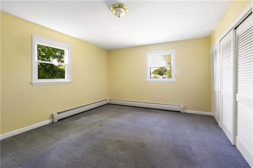 Welcome to 278 Green End Avenue, a well-maintained single-level - photo 23