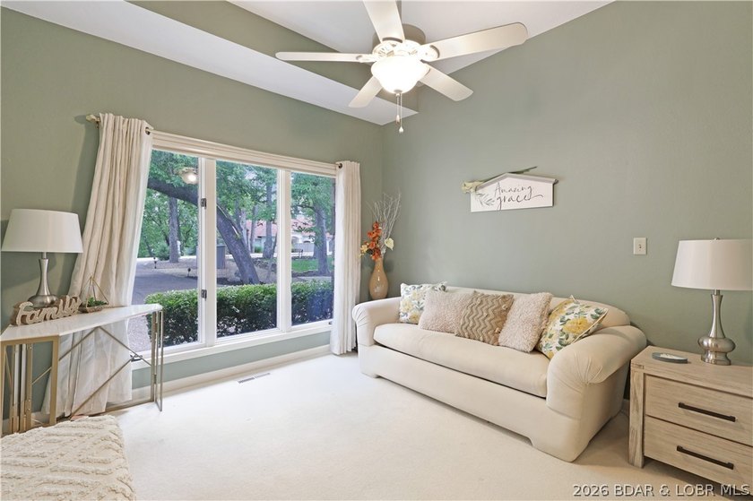 Welcome to 55 Point Hickory Ct. in beautiful Four Seasons, MO! - photo 29