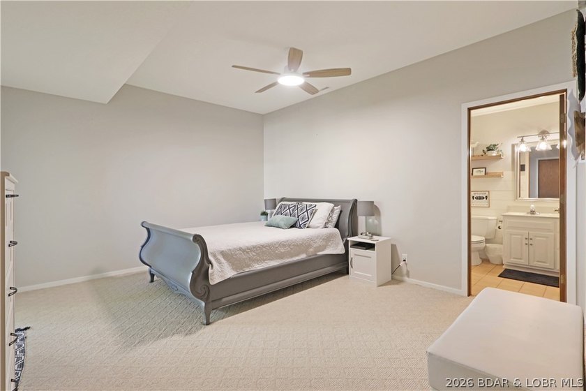 Welcome to 55 Point Hickory Ct. in beautiful Four Seasons, MO! - photo 39
