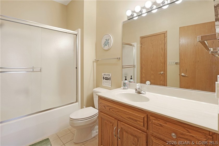 Welcome to 55 Point Hickory Ct. in beautiful Four Seasons, MO! - photo 41