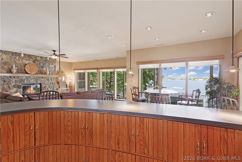 Welcome to 55 Point Hickory Ct. in beautiful Four Seasons, MO! - photo 46