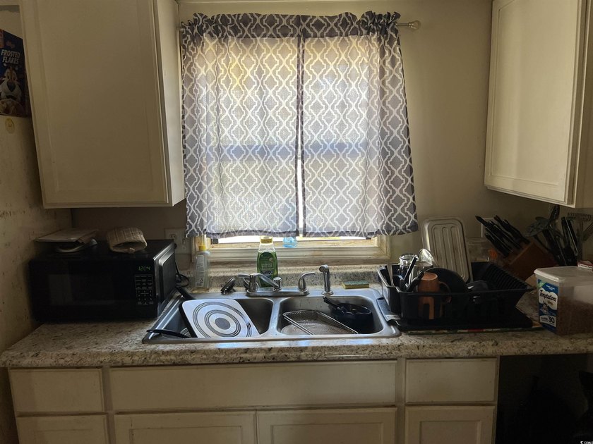 Quiet Living at it's Best! 2Bed/ 1Bath Home in Riverbanks close - photo 11