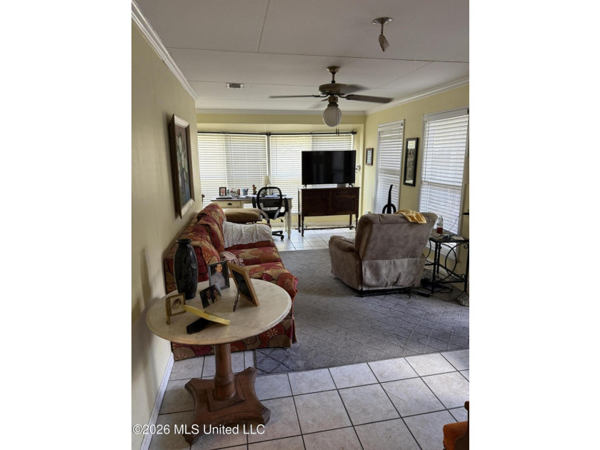Only a couple of blocks from the BEACH!! This *fixer upper* - photo 13