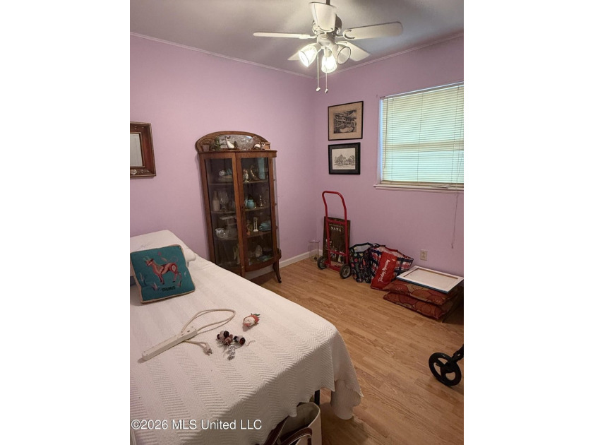 Only a couple of blocks from the BEACH!! This *fixer upper* - photo 20