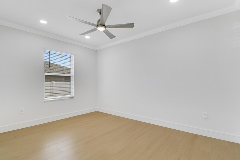 Welcome to your dream home built in 2021! This stunning - photo 33